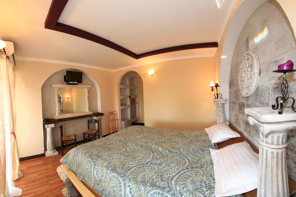 Castelul Lupilor Hotel Chimindia Quarto foto
