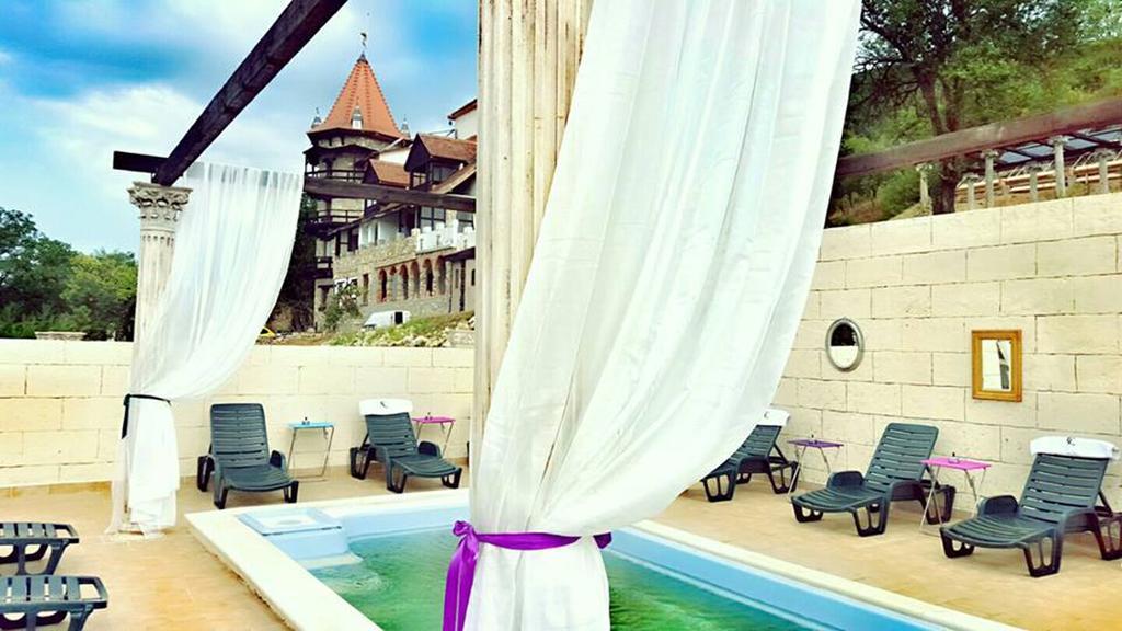 Castelul Lupilor Hotel Chimindia Exterior foto